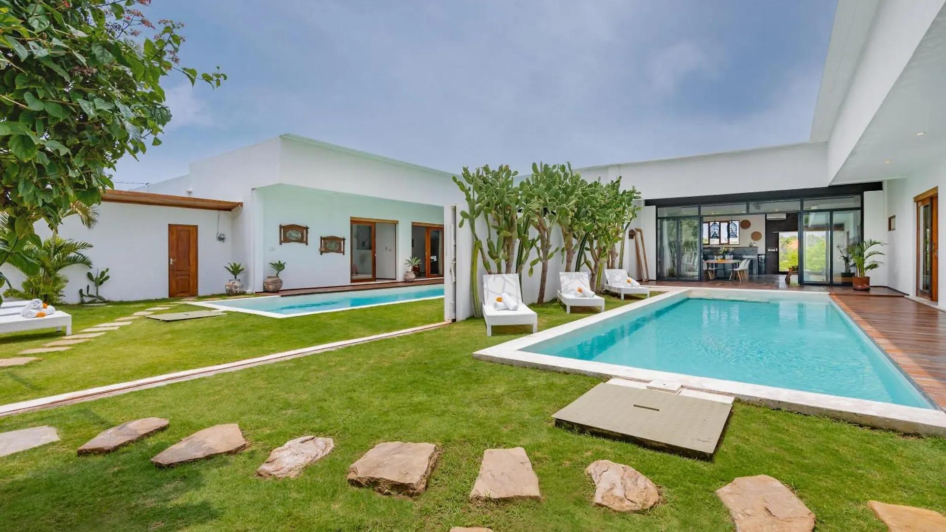 Villa Wamwui By Dreamawaybali Seminyak